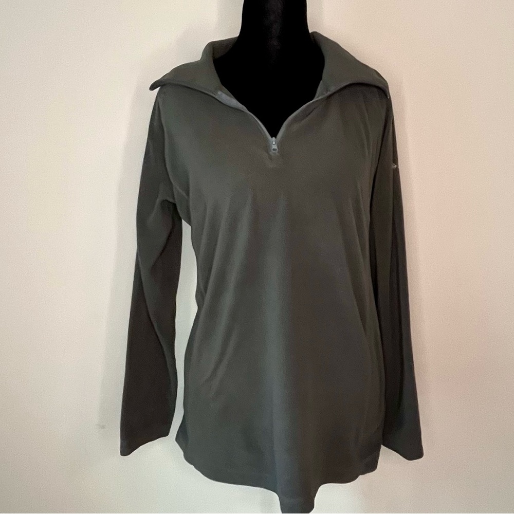 Women’s Columbia Gray Fleece Lightweight 1/4 Zip Pullover Jacket. Large